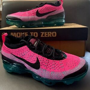 Nike Air VaporMax Flyknit Pink/Teal Sneakers- 6 women/4.5 youth
